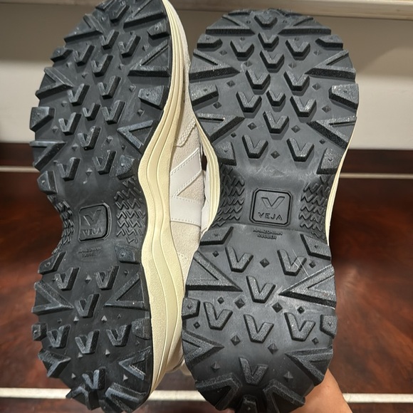 Veja Venturi II Hexamesh sneakers - Picture 5 of 5